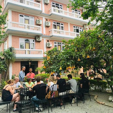 Hotel Cloud 9 Garden Kathmandu Exterior foto